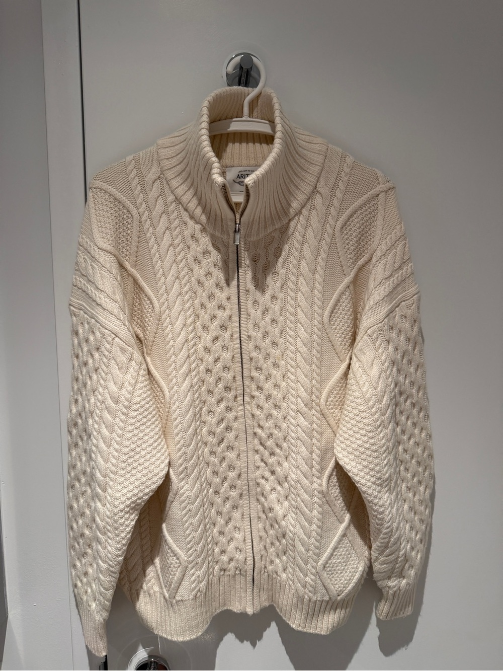 Aritzia HERITAGE KNIT MERINO WOOL MOCKNECK ZIP-UP Item no: 128394 Size: S